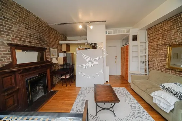 Rented by Red Sparrow Realty Group | media 10