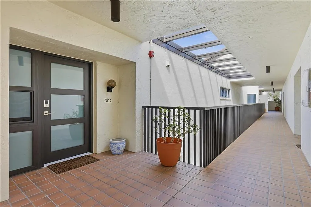 2 bed, 2.0 bath, 1257 sqft, $3,500 — Photo 3