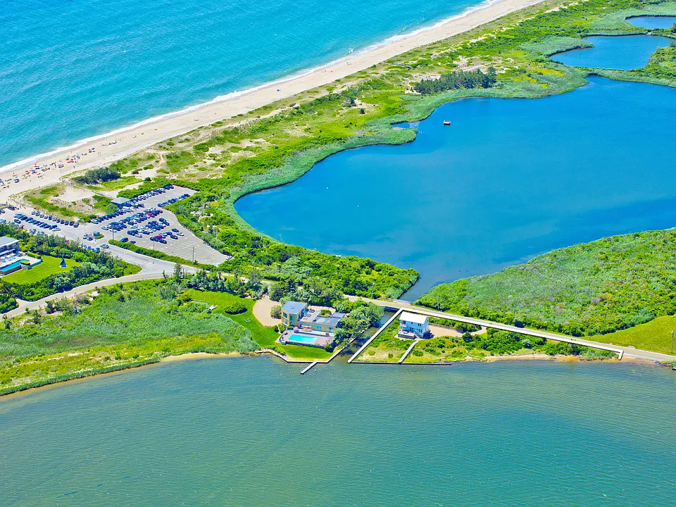 1025 Flying Point Rd