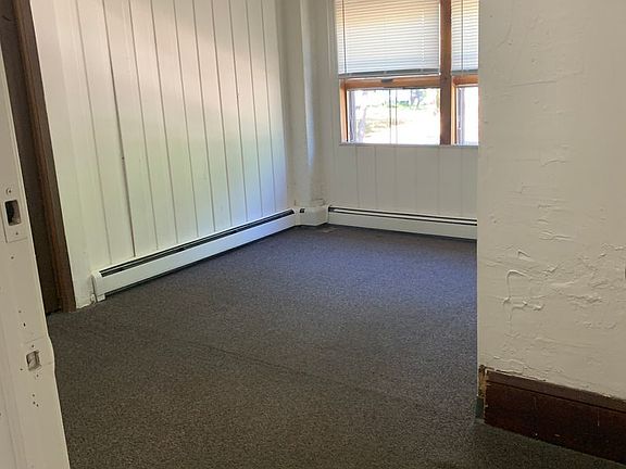 3rd image of 423 6th Ave S #10
