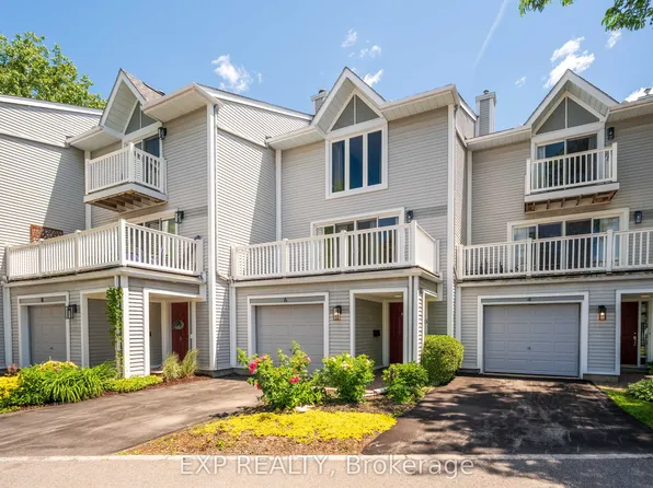 6 Forsyth Ln #29, Ottawa, ON K2H 9H1