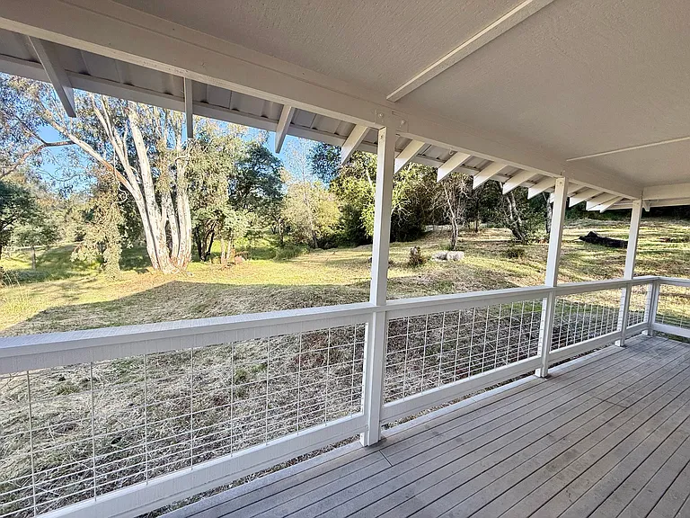 16083 Indian Springs Ranch Rd — Photo 32