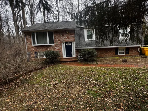 2133 Hallmark Dr, Gambrills, MD 21054