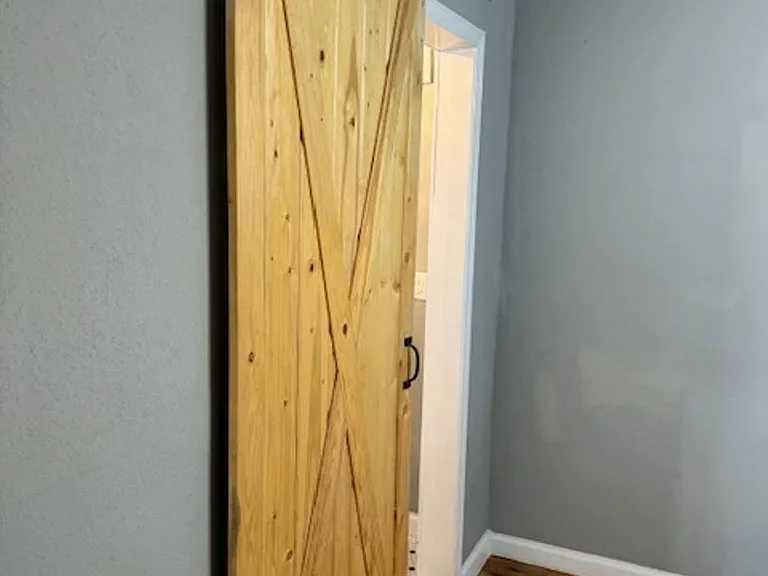 803 W Cherokee St — Photo 22