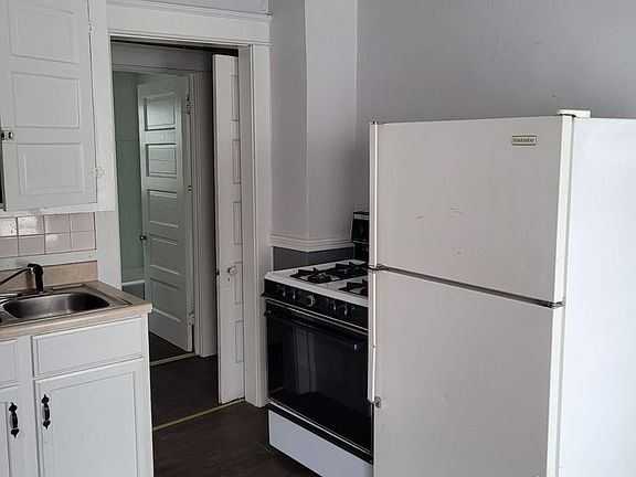 5th image of 418-420 Poplar St