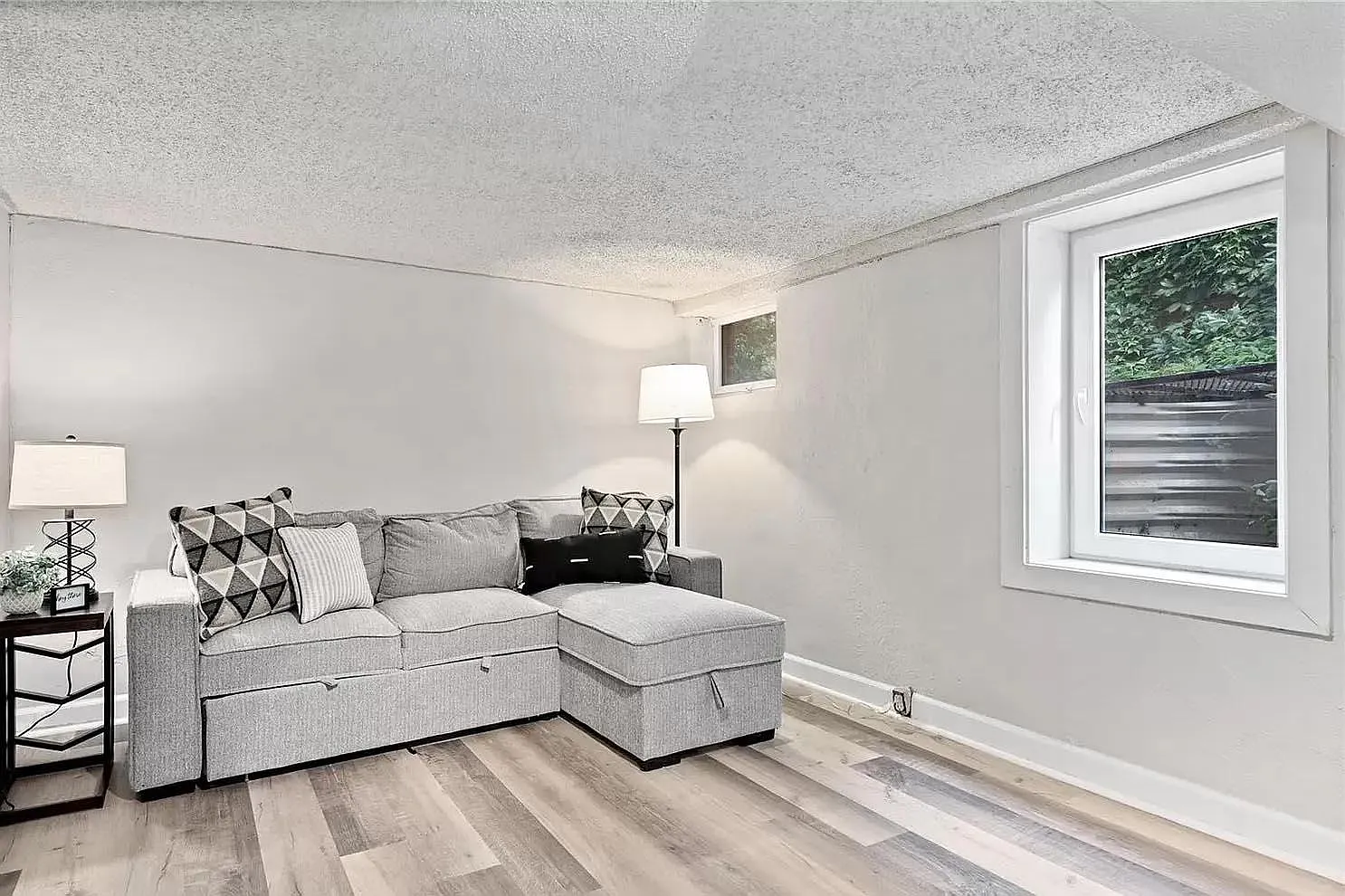 2 bed, 936 sqft, $1,800 — Photo 4