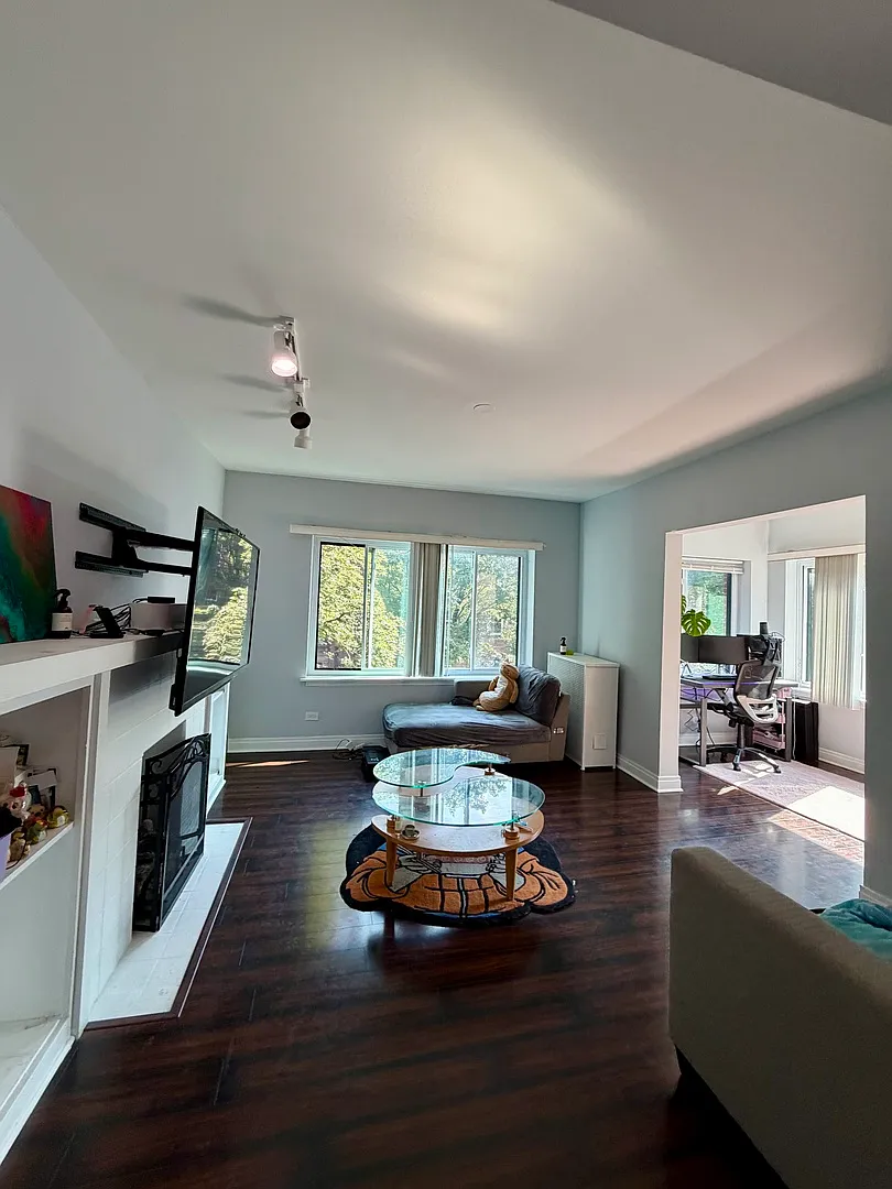 2 bed, 1135 sqft, $2,500 — Photo 2