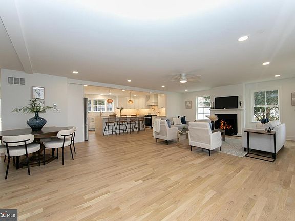 3rd image of 371 Kresson Rd