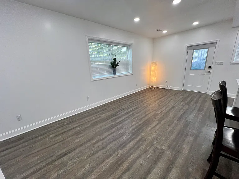 7608 Lisle Ave — Photo 12