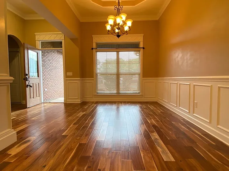 115 Hayley Dr — Photo 4