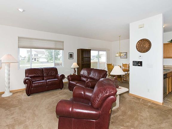 4th image of 7488 Thomas Dr