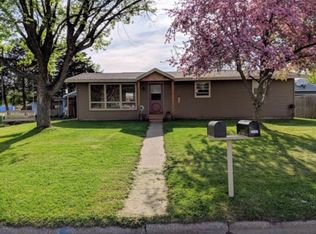 1119 S 15th St, Prairie Du Chien, WI 53821