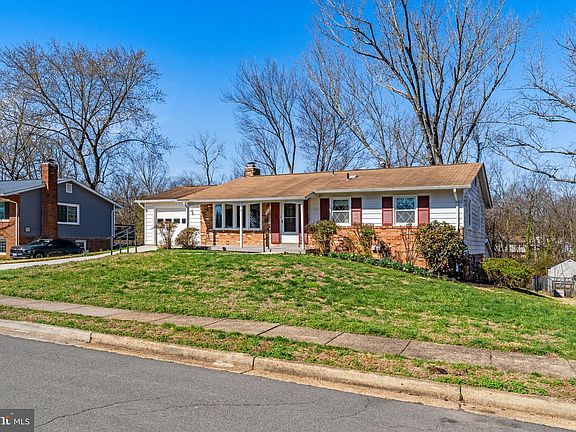 4th image of 7510 Roxbury Ave