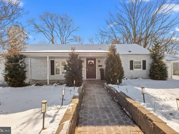 228 Devon Rd, Fairless Hills, PA 19030