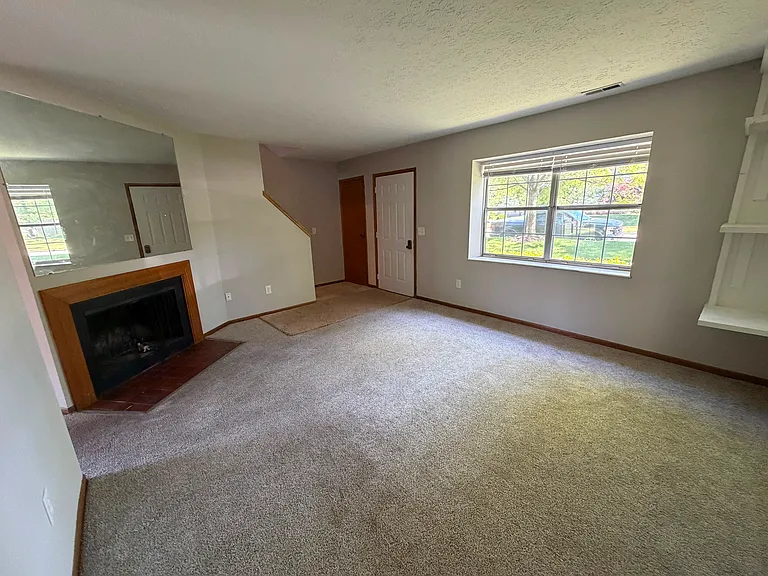 1762 Queensbridge Dr #1 — Photo 11