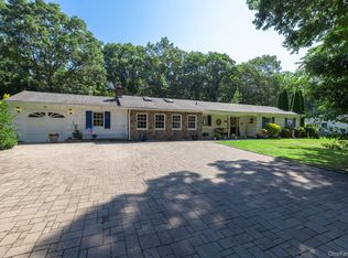 43 Fox Ln, Shoreham, NY 11786