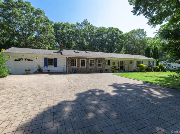 43 Fox Lane, Shoreham, NY 11786