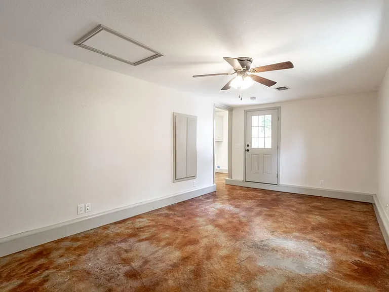 1517 Live Oak St — Photo 29