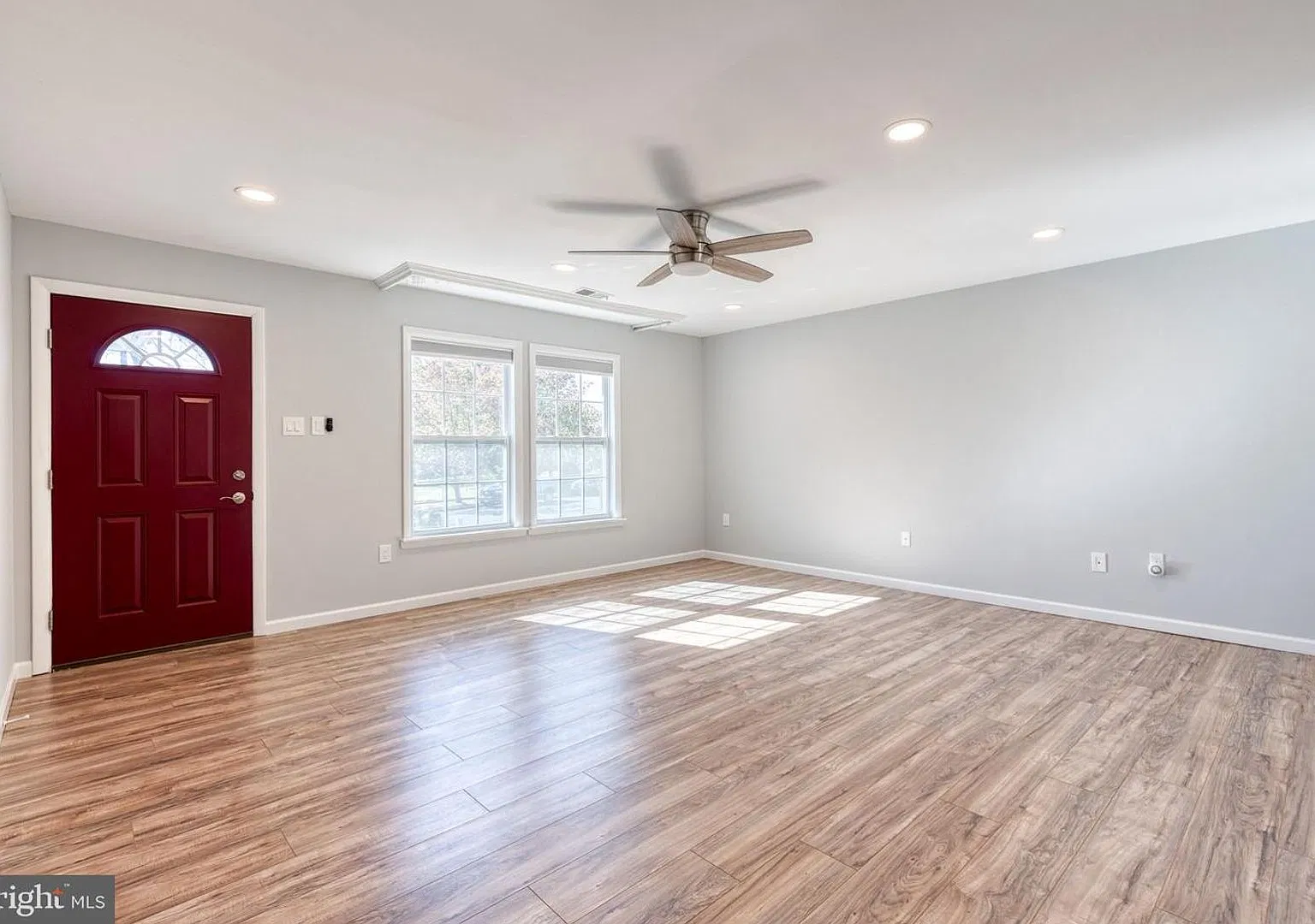 Welcome to this 4bd 2bth beautifully updated and meticulously maintained ranch-style home — Photo 4