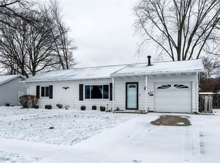 157 Barberry Dr, Berea, OH 44017