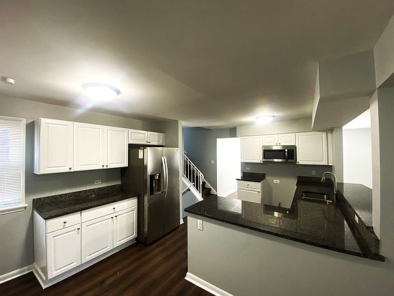 3rd image of 16931 Merrill Ave