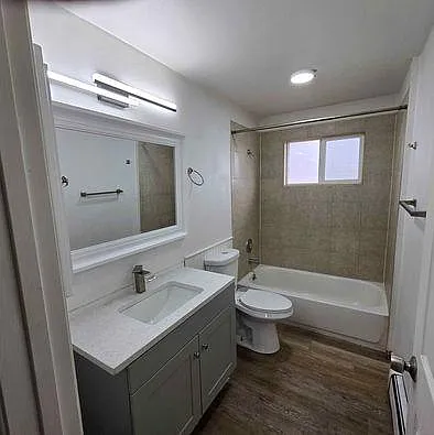 4 bed, 2200 sqft, $3,500 — Photo 2