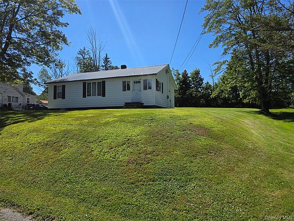 3rd image of 12 Winthrop Avenue