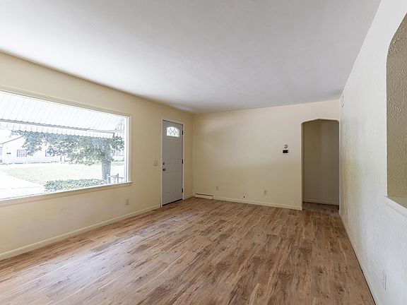 5th image of 107 E Felicity St