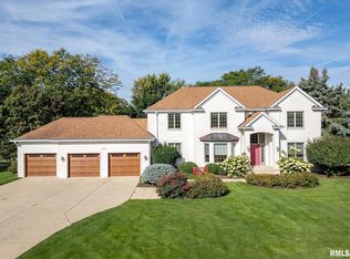 4992 School House Rd, Bettendorf, IA 52722