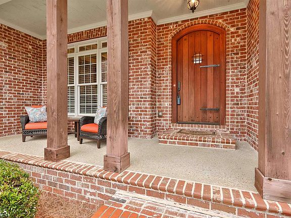 5th image of 211 Kelvington Way #29