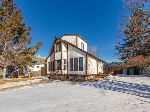 4726 S 43rd St, Lloydminster, SK S9V 0E7