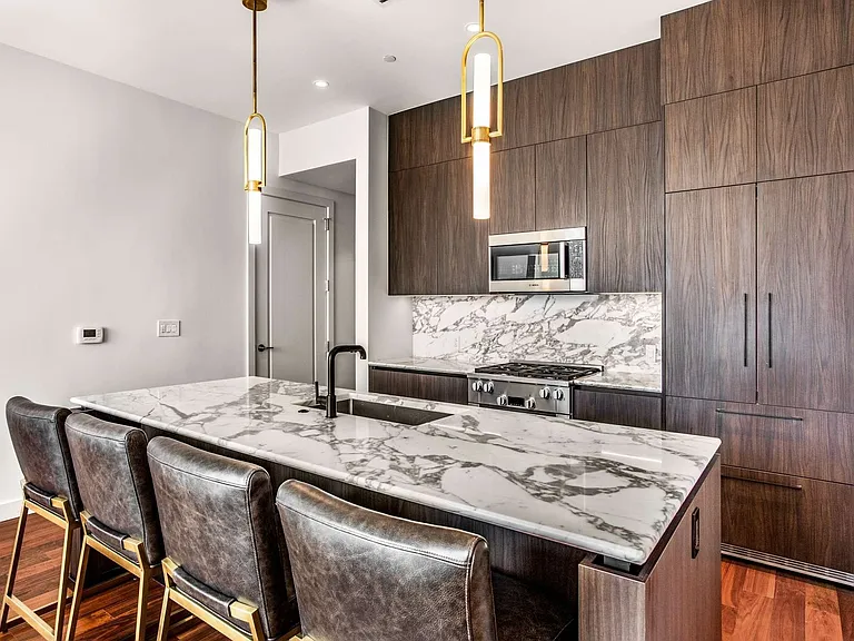 160 2nd Ave S #2306 — Photo 4