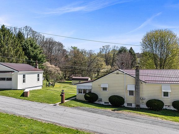 2nd image of 3303 Smithtown Rd