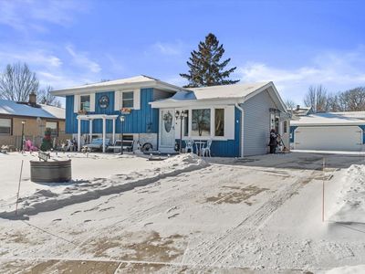 7485 South Highfield COURT, Oak Creek, WI, 53154