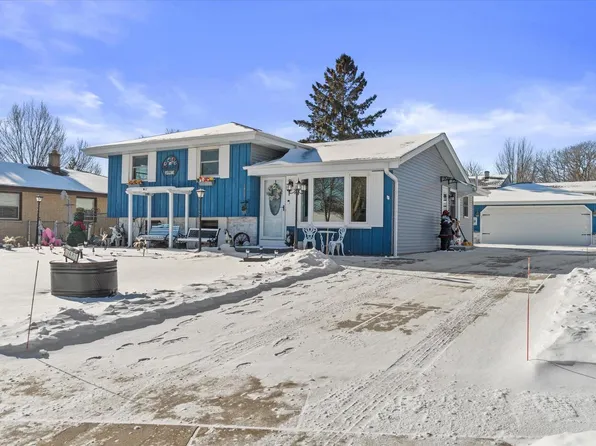 7485 South Highfield COURT, Oak Creek, WI 53154