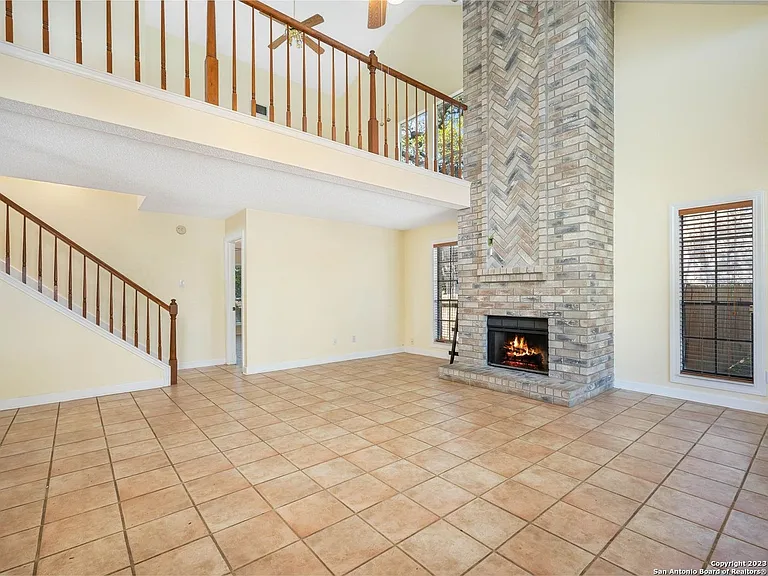 21119 Sierra Crst — Photo 3