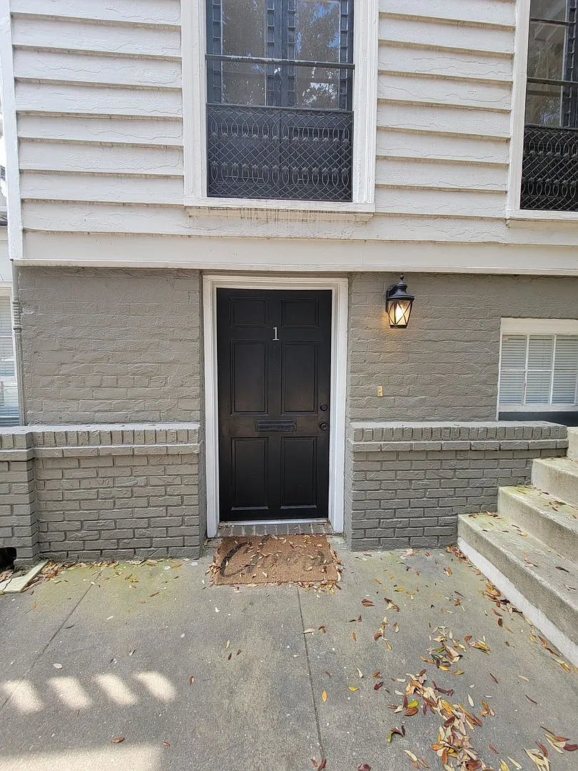 Downtown Charlton Street Location — Photo 2