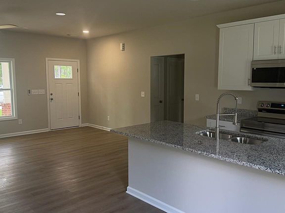4th image of 3063 Dalton Dr