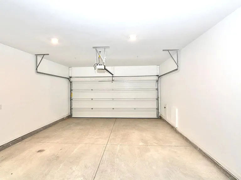 6574 Beacon Dr — Photo 29