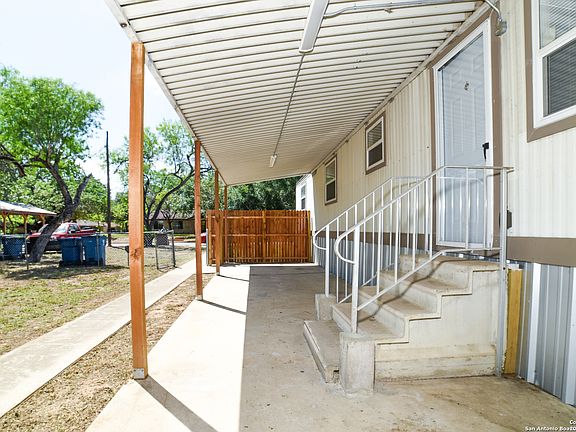3rd image of 215 Greenlawn Ave