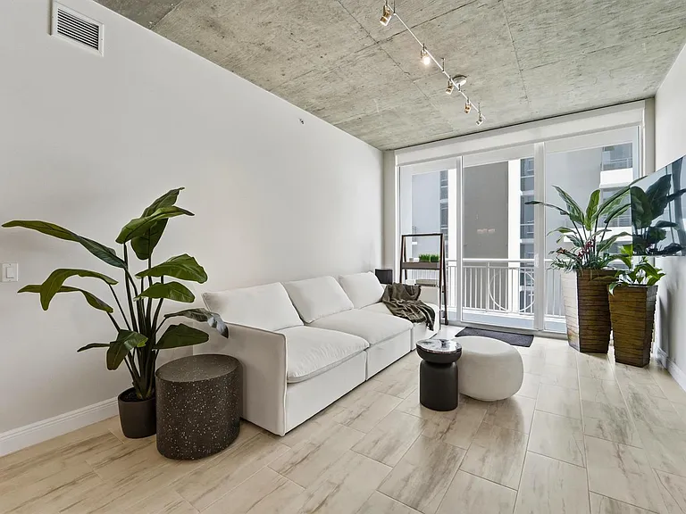 300 S Australian Ave #919 — Photo 4