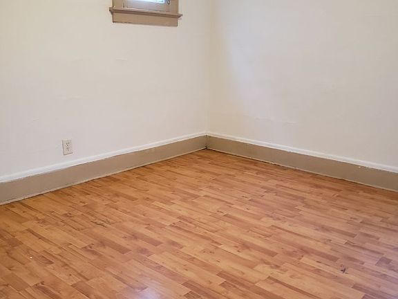 5th image of 3600 N Port Washington Ave #3600
