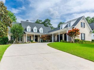 345 Grove Ridge Dr, Loganville, GA 30052