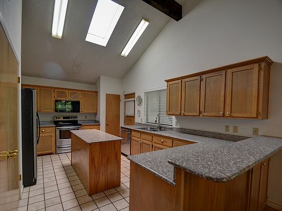 5th image of 314 Southway Dr