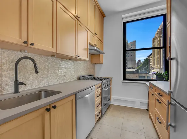 250 Mercer Street image 4 of 11