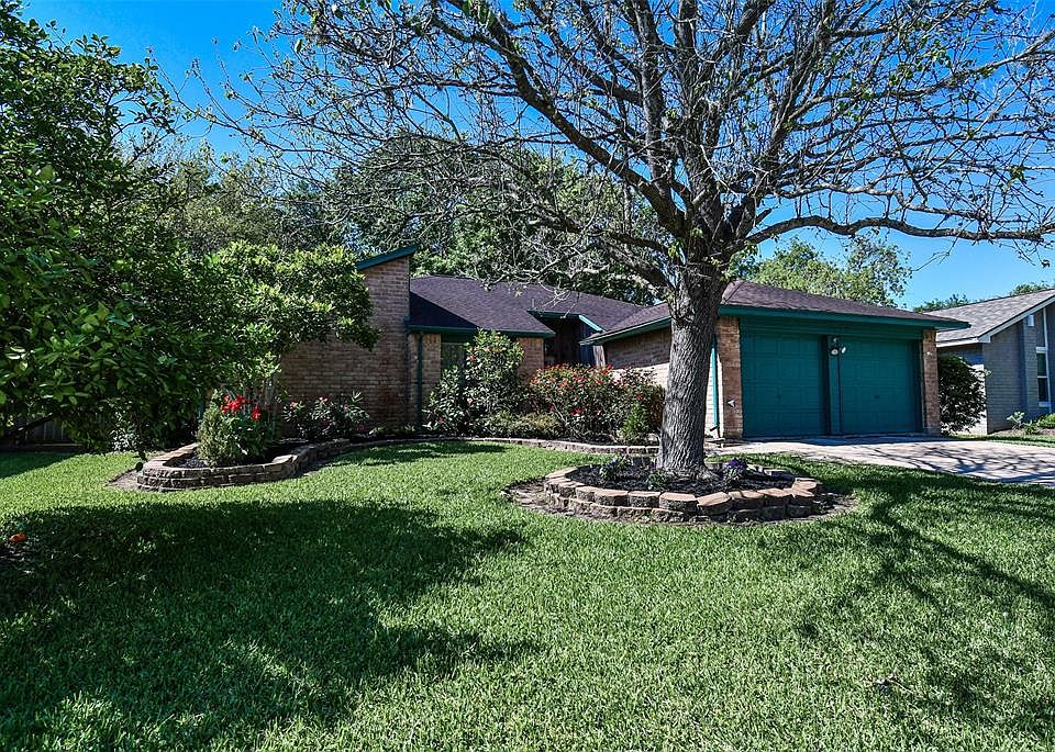 1st image of 2422 Broken Elm Dr