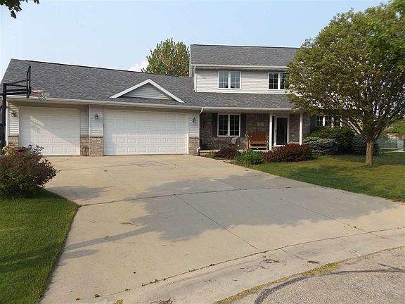 3rd image of 142 Ombre Rose Dr