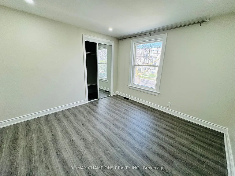 196 Caledonia Rd #2 — Photo 5