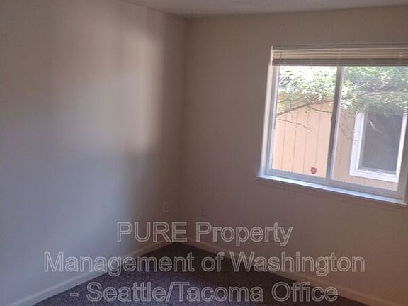 4th image of 4045 S Warner St #A