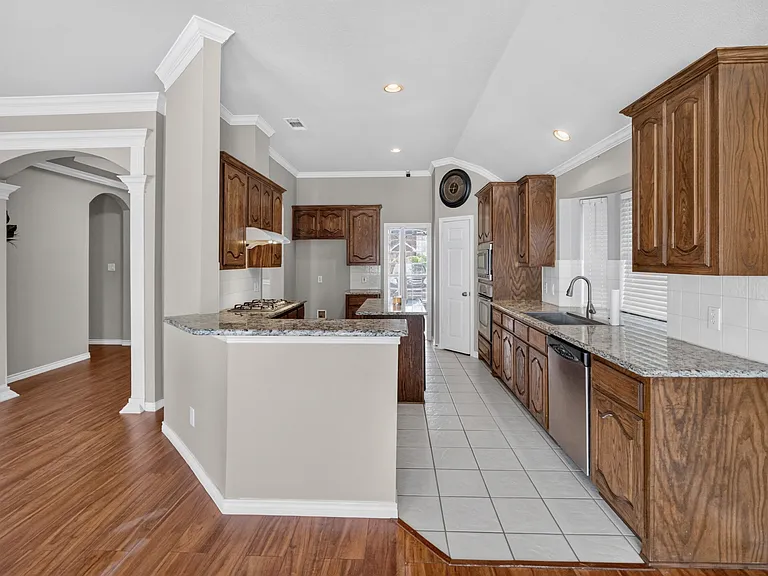 2848 Gillespie Ln — Photo 15
